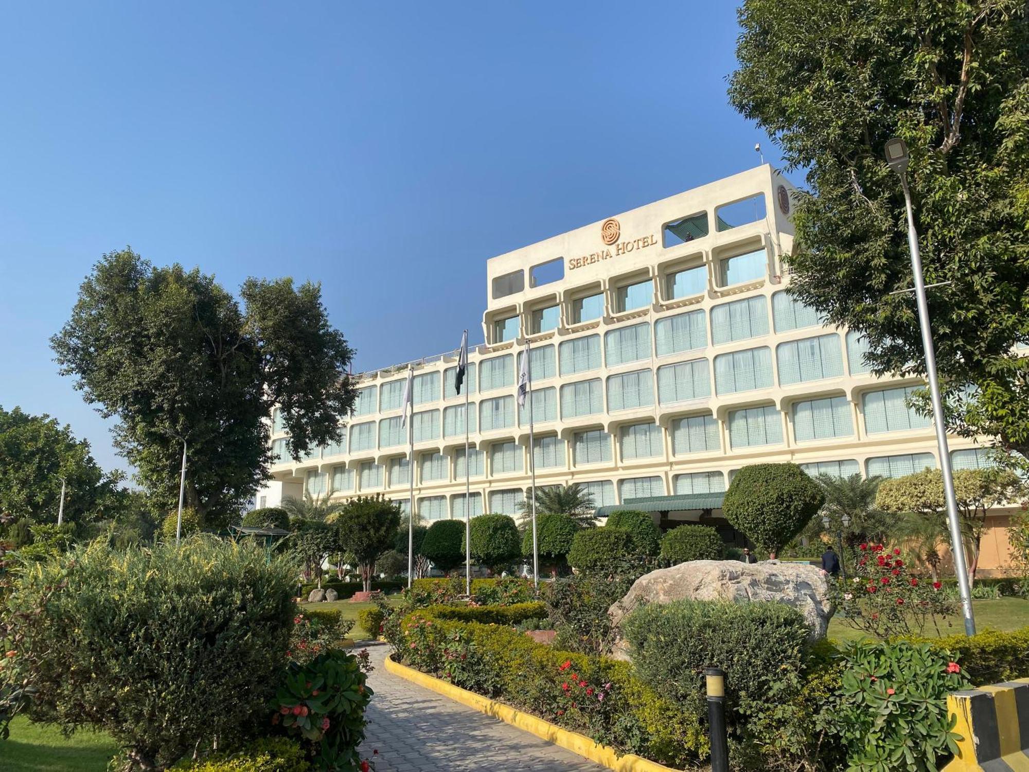 Peshawar Serena Hotel ภายนอก รูปภาพ